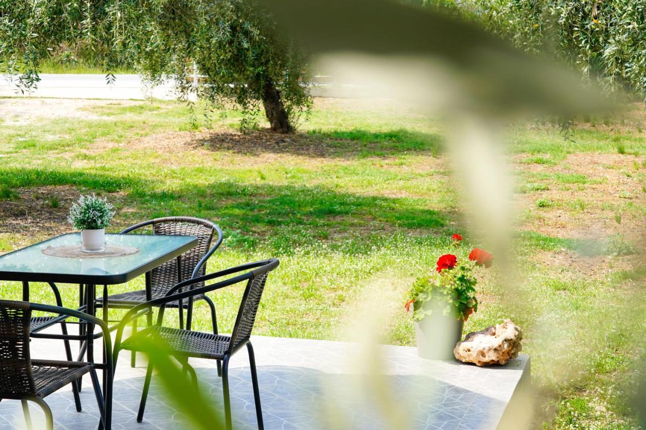 Olivento Beach Front Suites Потос Экстерьер фото