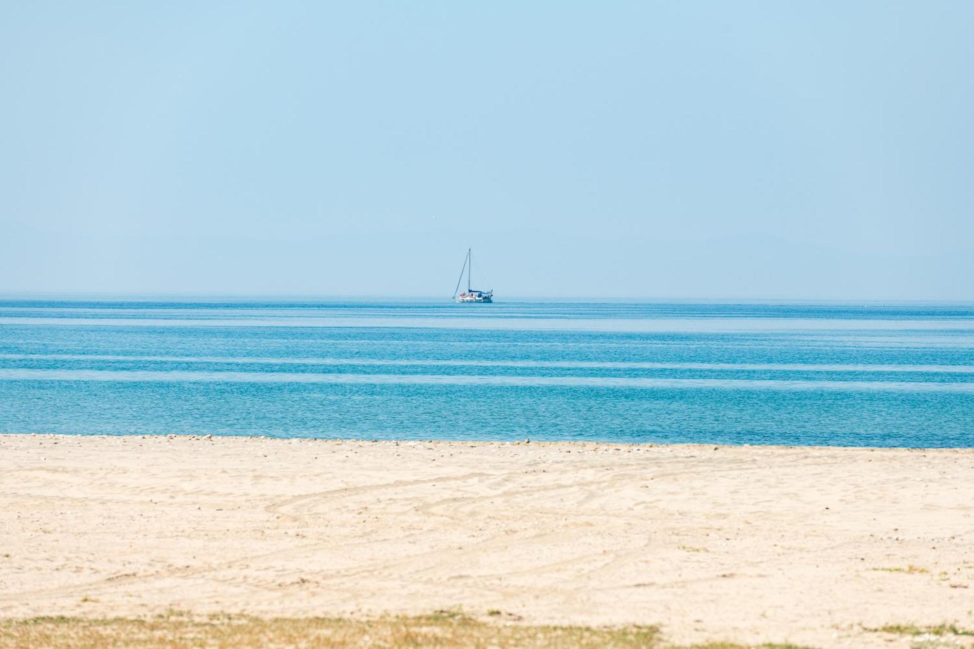Olivento Beach Front Suites Потос Экстерьер фото