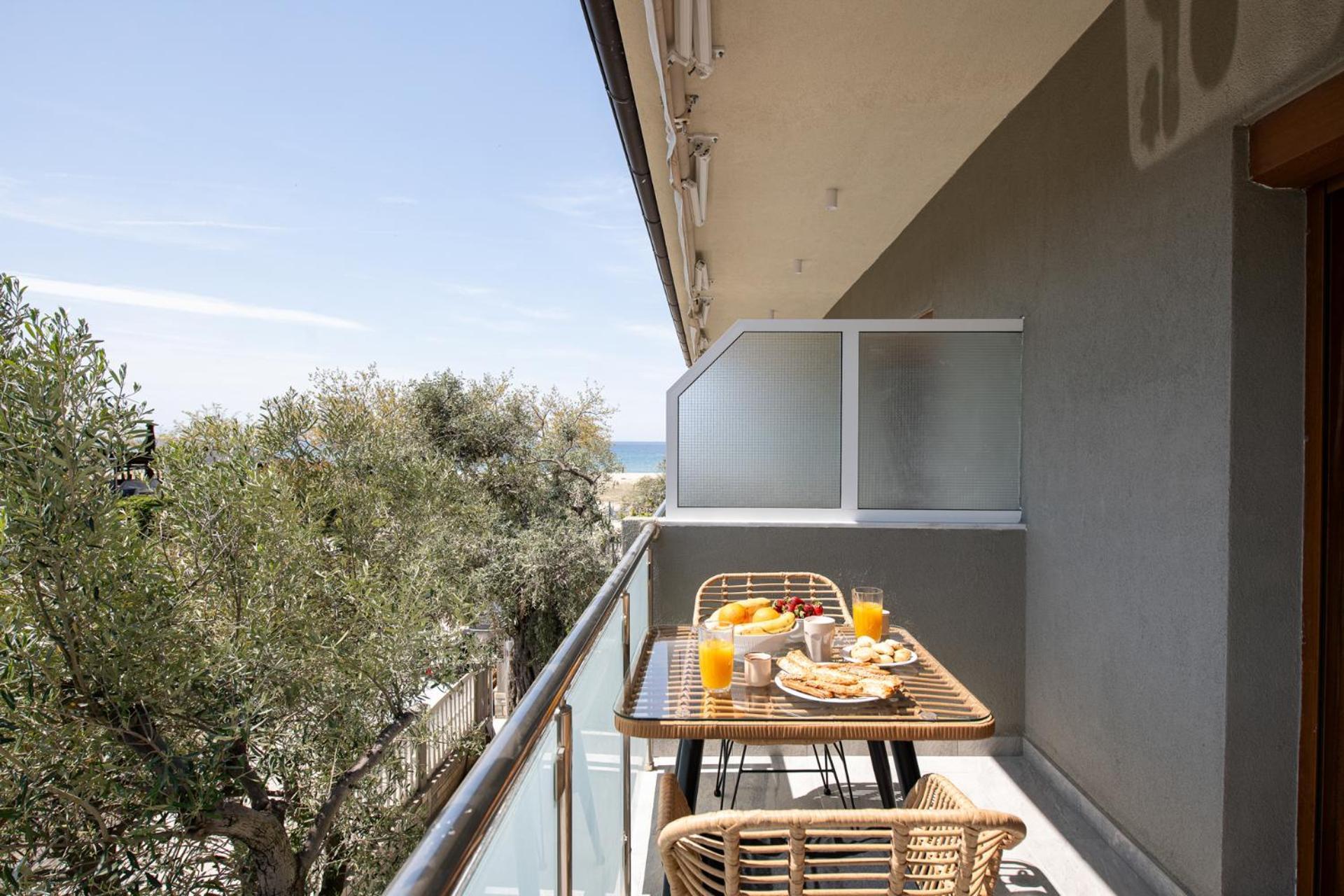Olivento Beach Front Suites Потос Экстерьер фото