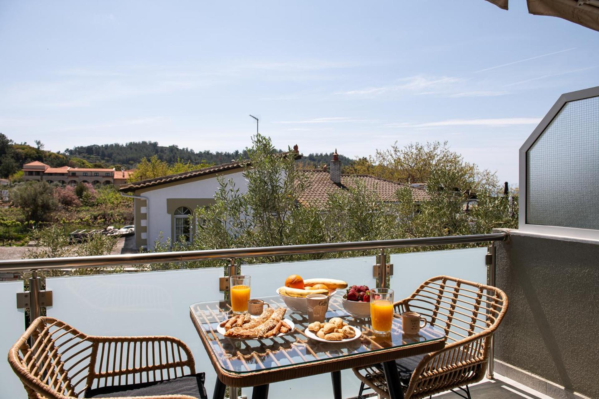 Olivento Beach Front Suites Потос Экстерьер фото