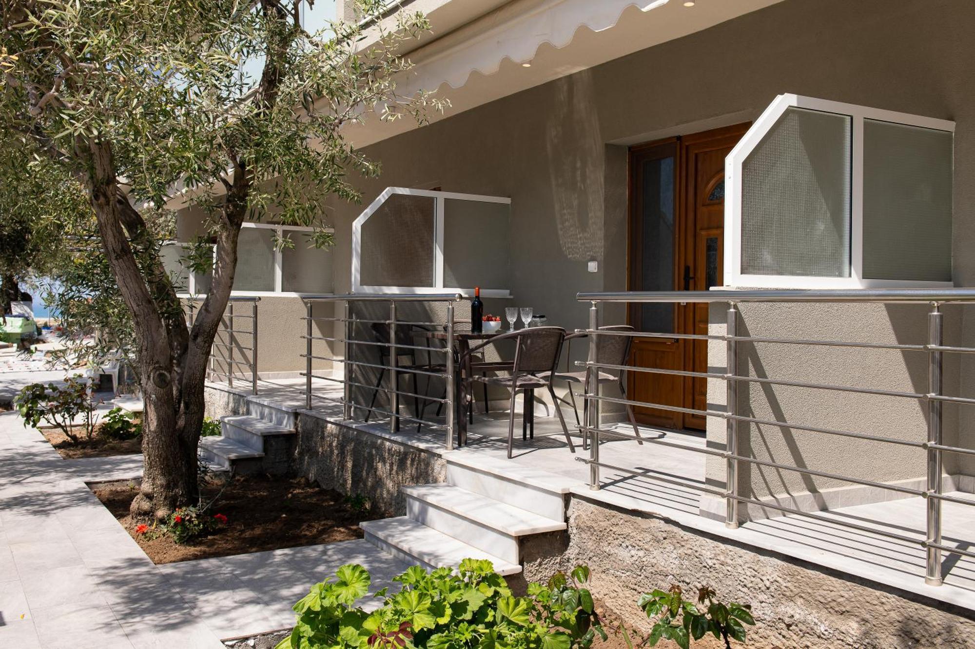 Olivento Beach Front Suites Потос Экстерьер фото